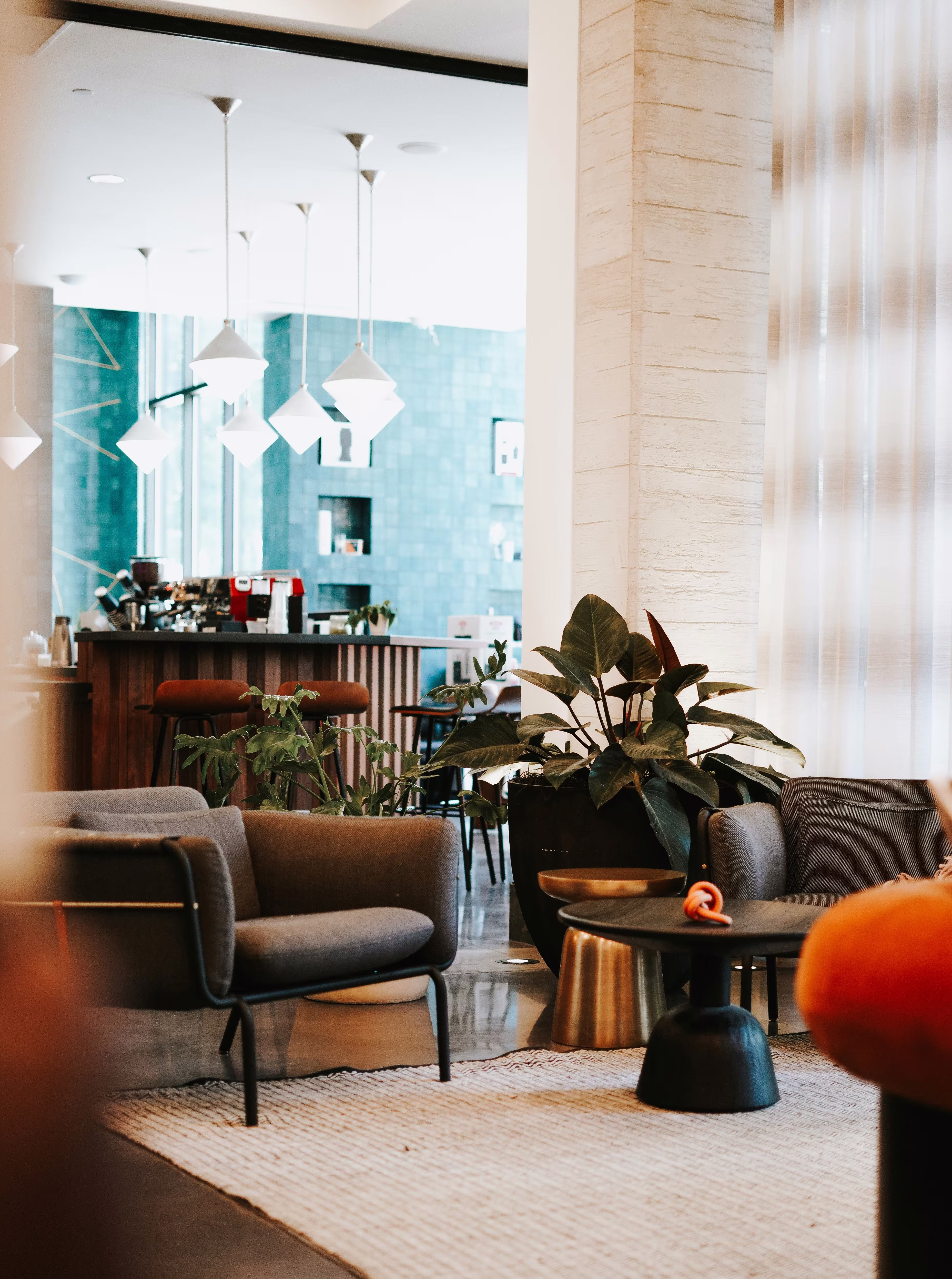 /images/hotel-lobby-activity.avif